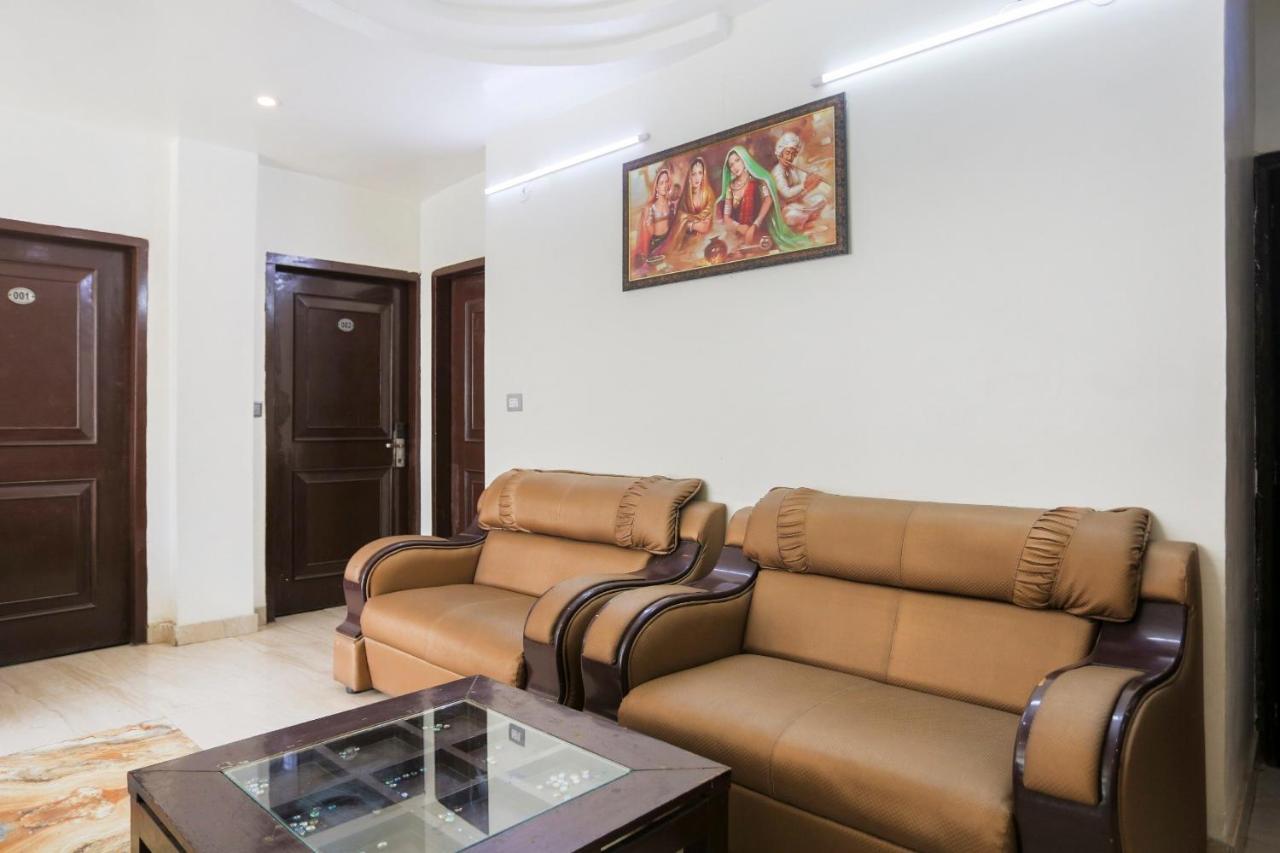 Capital O The Nest Expo Near Pvr Ansal Plaza Greater Noida Hotel Exterior foto