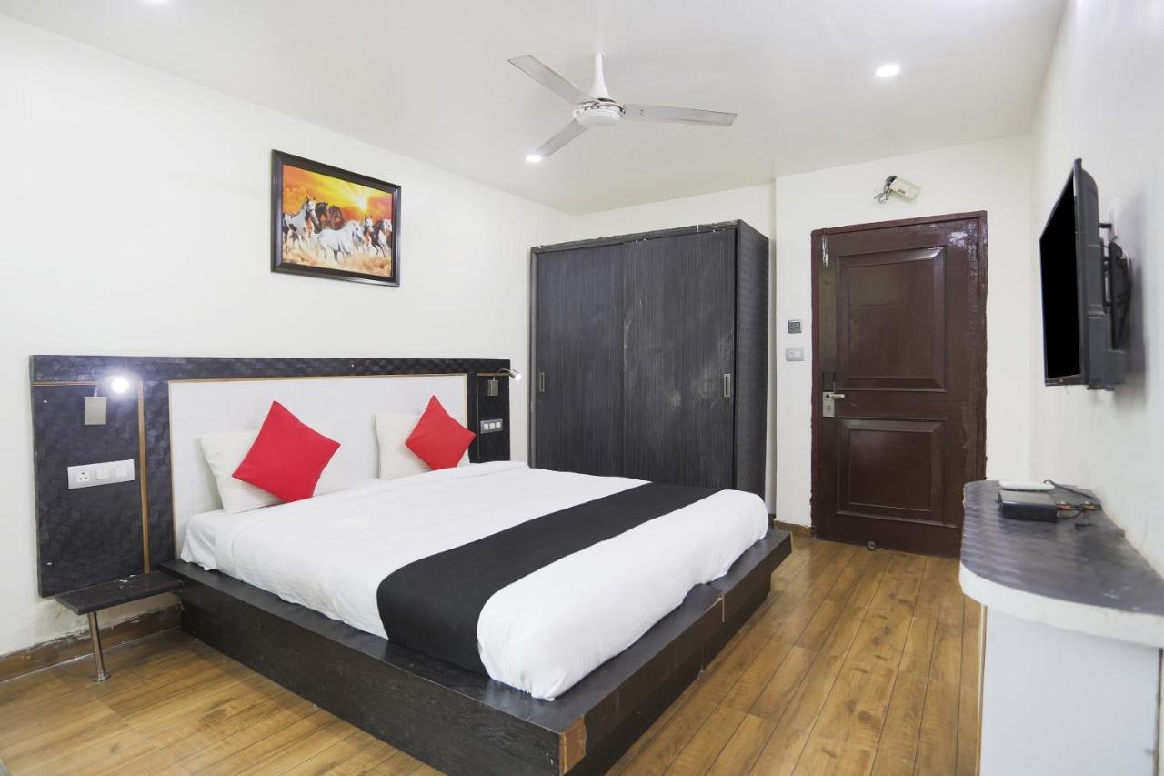 Capital O The Nest Expo Near Pvr Ansal Plaza Greater Noida Hotel Exterior foto