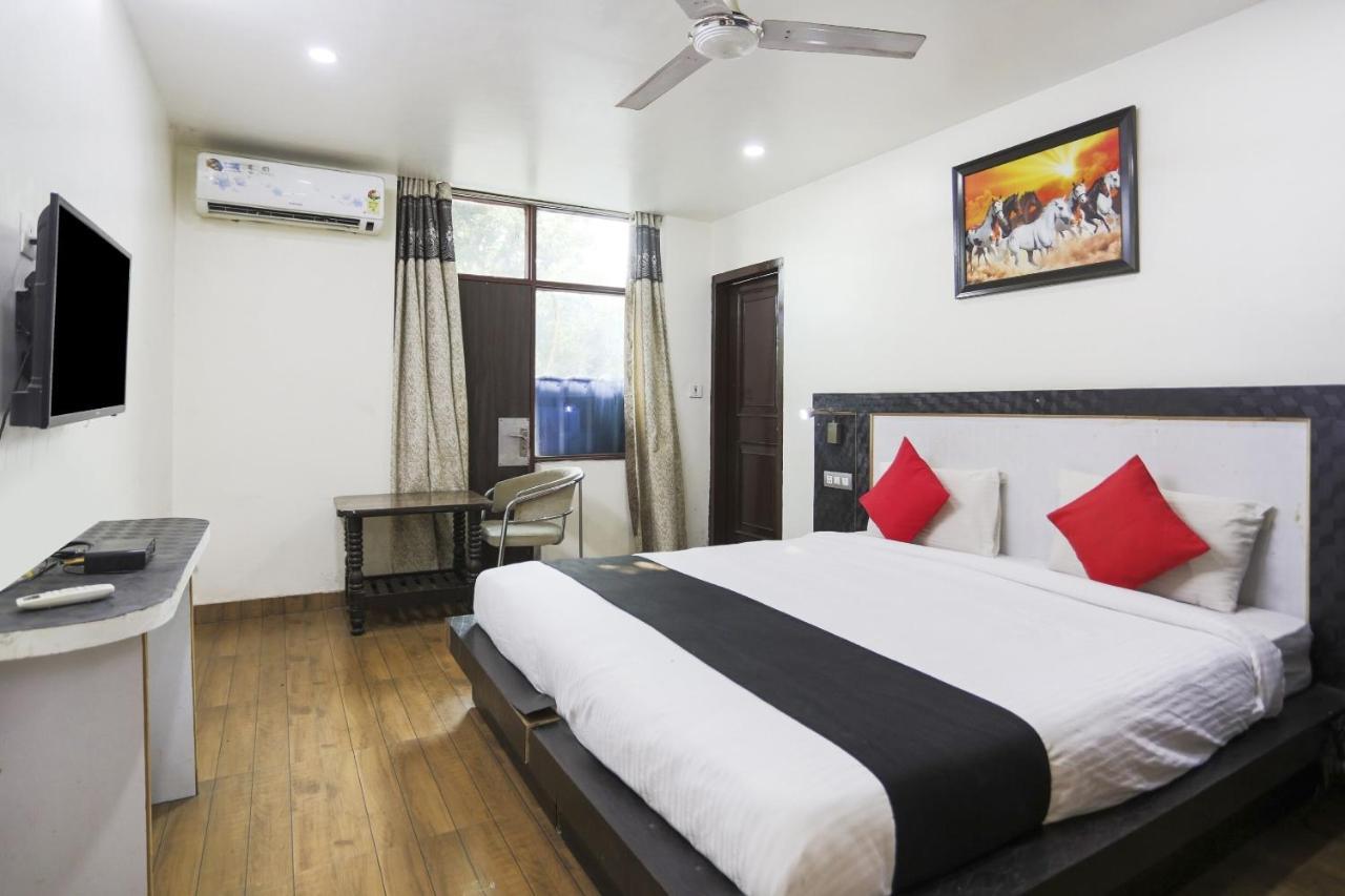 Capital O The Nest Expo Near Pvr Ansal Plaza Greater Noida Hotel Exterior foto