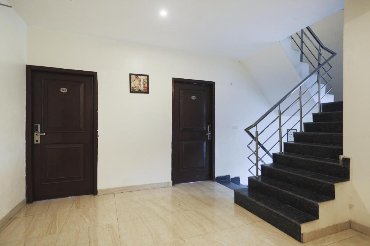 Capital O The Nest Expo Near Pvr Ansal Plaza Greater Noida Hotel Exterior foto