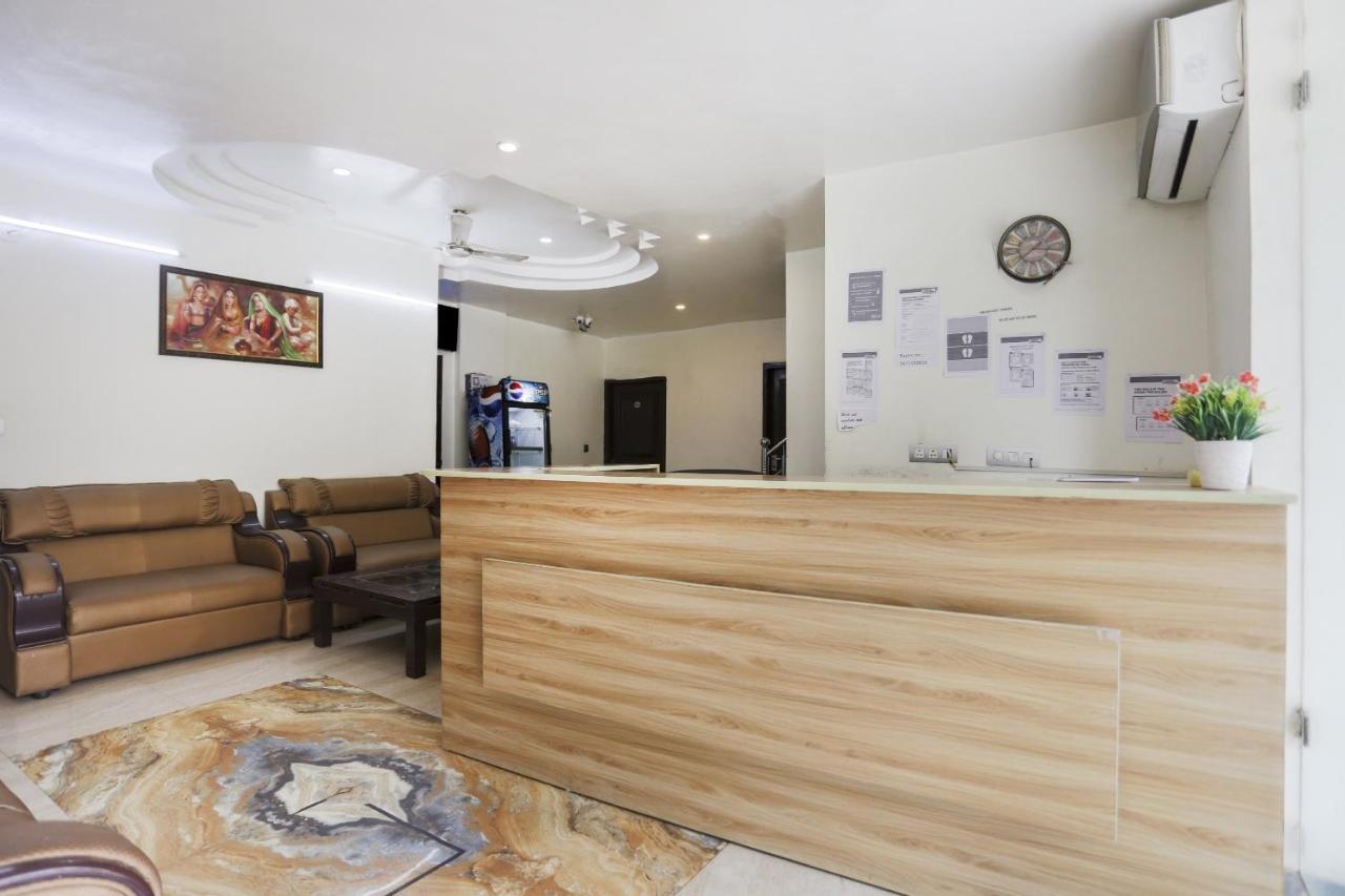 Capital O The Nest Expo Near Pvr Ansal Plaza Greater Noida Hotel Exterior foto